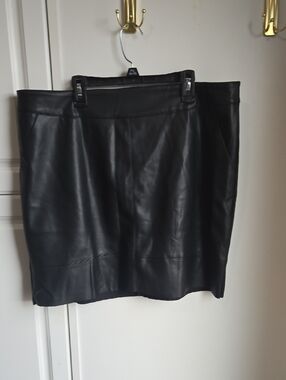 Classic Black Faux Leather Pencil Skirt